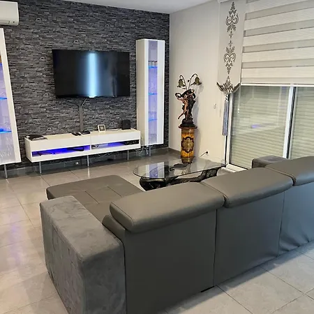 Privative 3 Et Piscine Priv Près *